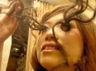 دختر عجیب چینی با مژه های نیم متری + عکس