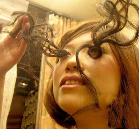 دختر عجیب چینی با مژه های نیم متری + عکس