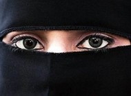 فتوای بسیار دردناک و عجیب برای بوسیدن همسر!!