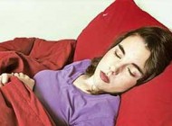 دختری عجیب که در سال ۴ ماه تمام نمی خوابد + عکس
