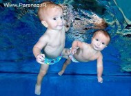مهارت بسیار عجیب دو نوزاد دوقلو در شنا کردن (عکس)