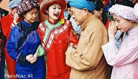 عجیب ترین رسم دختر تازه عروس در چین (عکس)