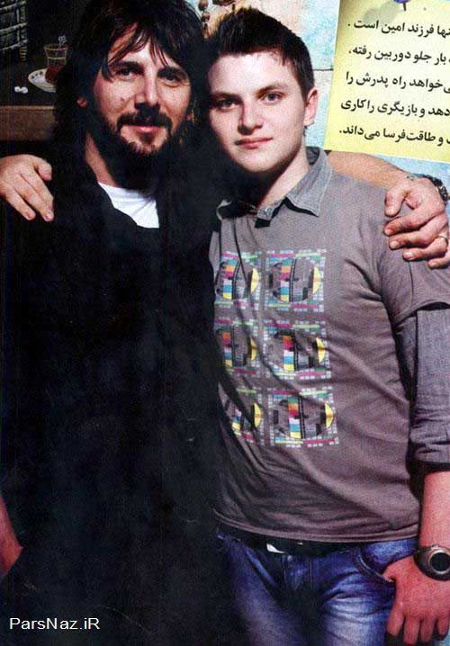 پسر امین حیای در کنار پدرش (عکس)
