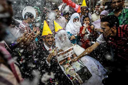 جشن عروسی بخاطر حمایت از مرسی (عکس)