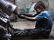 پسر 10 ساله ای که خوراکش ساختن خمپاره است