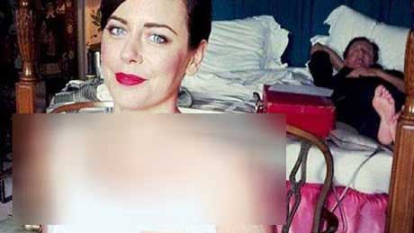 عکس لو رفته از دختر نیمه لخت با نخست وزیر