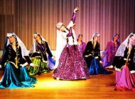 رقص زنان باز به بهانه جشنواره (عکس)