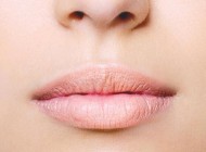 چگونه به لب ها حالت دهیم که زیبا شود؟ (عکس)
