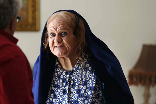 عکسهای دیدنی از گریم اکبر عبدی در نقش یک خانم