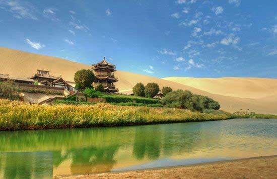 عکس هایی از زیباترین دریاچه جهان در قلب کویر