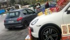 این مرد با پورشه گران قیمت در شمال کلوچه می فروشد