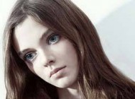 دختر مدل اوکراینی با چشمانی ترسناک و اغواگر + عکس
