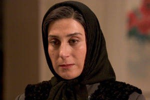 بوسیدن فاطمه معتمد آریا توسط آقای مجری + عکس