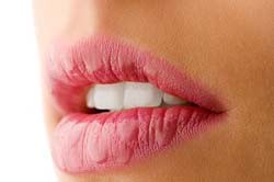 علت و چاره چروک دور لب ها چیست؟ (سلامت پوست)