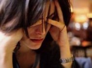 علت میگرن قاعدگی گلوله‌ ای بر شقیقه خانم ها چیست؟