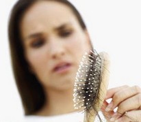 دلایل ویژه و پزشکی ریزش مو در خانم ها
