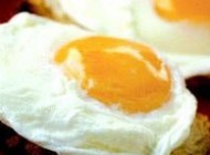 دلیل جالب زرد بودن زرده تخم مرغ