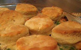 تهیه خوراک مرغ و بیسکویت