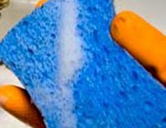 اسفنج را اینگونه ضدعفونی و تمیز کنید