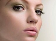 آرایش کم ولی ملیح و زیبا داشته باشید