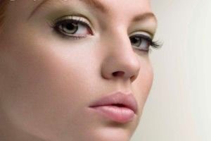 آرایش کم ولی ملیح و زیبا داشته باشید