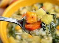 طبخ سوپ جو رژیمی