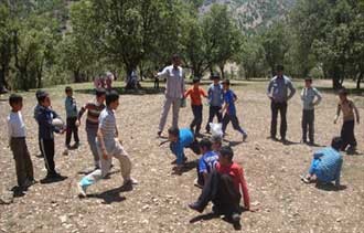 آشنایی با بازی محلی والیبال کتکی