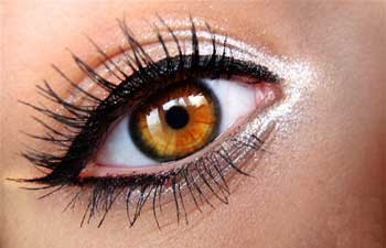 خط چشم و ضررهای آن برای چشم