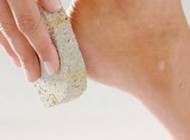 چگونه ترک های پاشنه را از بین ببریم