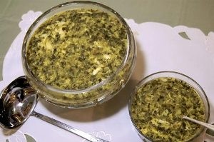 طرز تهیه اشکنه گوجه سبز